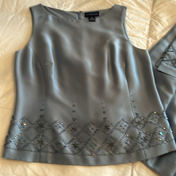 EUC Ann Taylor Suit - Picture 3 of 6